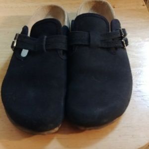 American eagle clogs
